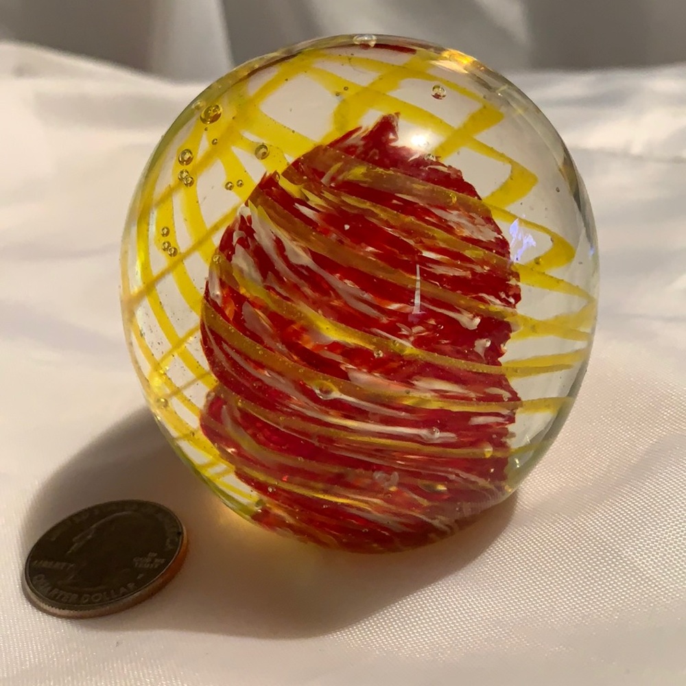 K’s Collection Vintage Art Glass Paperweight